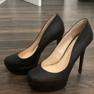 Jessica Simpson high heels 😍 super cute and shimmery 🤩 black. Size 6M.